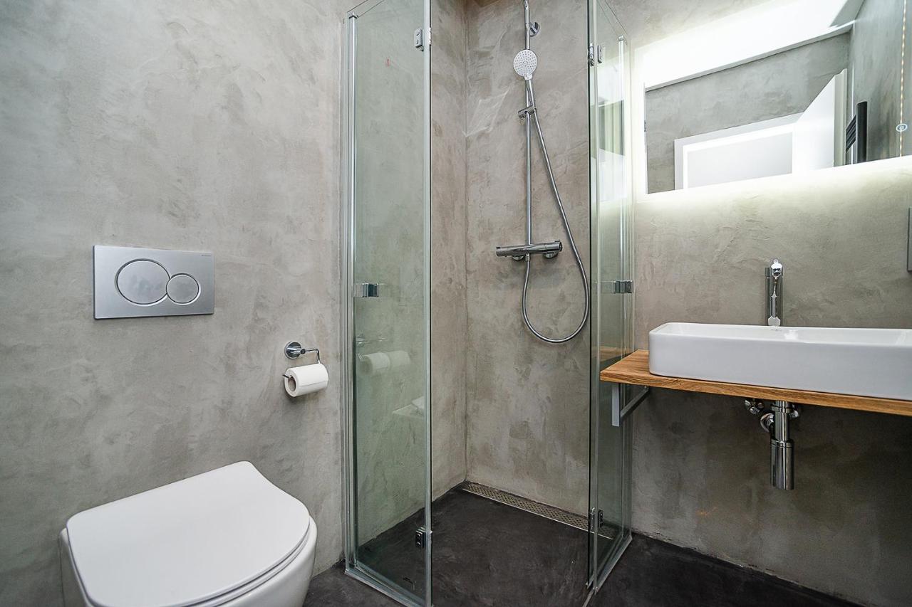 Big 4-Bedroom Flat, Terrace With Great Vitkov View Praga Zewnętrze zdjęcie