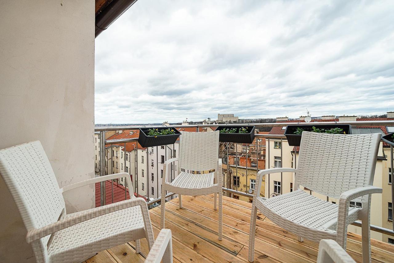 Big 4-Bedroom Flat, Terrace With Great Vitkov View Praga Zewnętrze zdjęcie